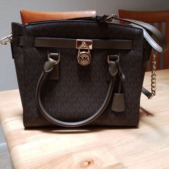 Michael Kors Handbags - Michael Kors bag